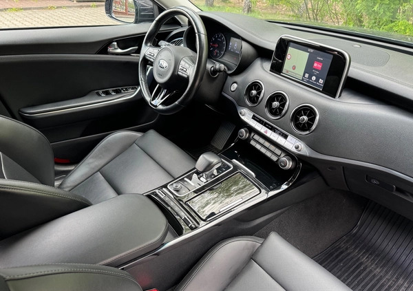 Kia Stinger cena 103000 przebieg: 96132, rok produkcji 2018 z Katowice małe 232